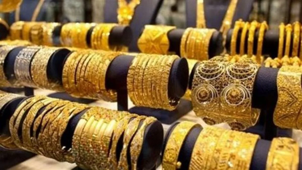 سعر الذهب في مصر يرتفع متأثراً بتراجع الدولار والنفط عالمياً الأربعاء